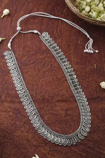 Long Motif Necklace With Small Earrings