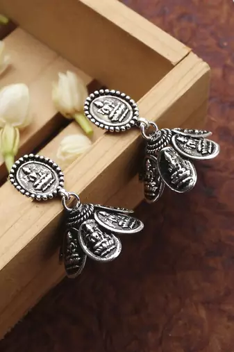 Long Motif Necklace With Small Earrings