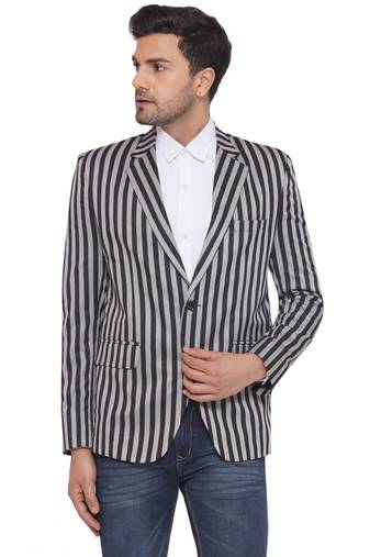 Veera paridhaan s/b collar two button round striped blazer for men (black)