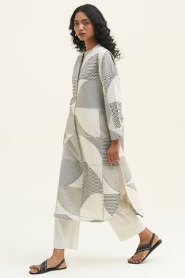 Ivory and black woven co-ord set 4