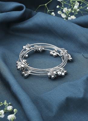 Set of 4 Thin Bangles With Hanging Silver Beads 3