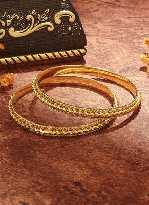 Set of 2 Yellow Gold Bangles 3