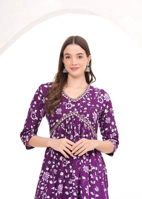 Naira Cut Rayon Jaipuri Printed Purple Kurti Set 2