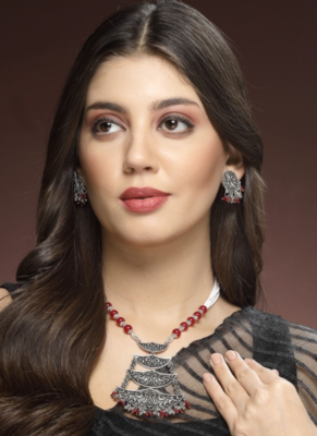 Red necklace 5