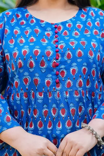 Women'S Cotton Indigo Geomatrical Printed Flared Top (Blue)