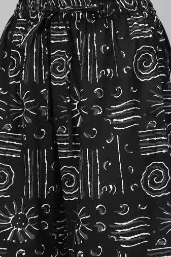  women's plus size cotton floral printed straight kurta with palazzo & dupatta set (white & balck)