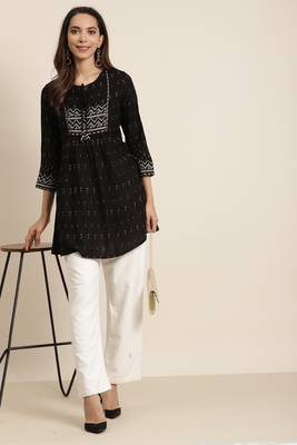 Women'S Rayon Geomatrical Printed Short Kurti (Black) 1