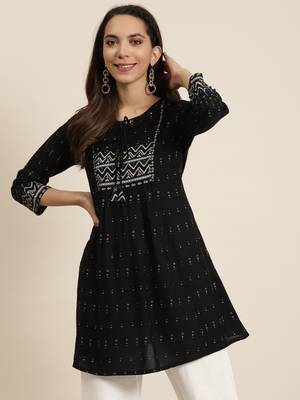 Women'S Rayon Geomatrical Printed Short Kurti (Black) 4