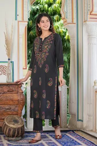 Women'S Black Chikankari Printed Straight Kurta With Pant Set (Black)