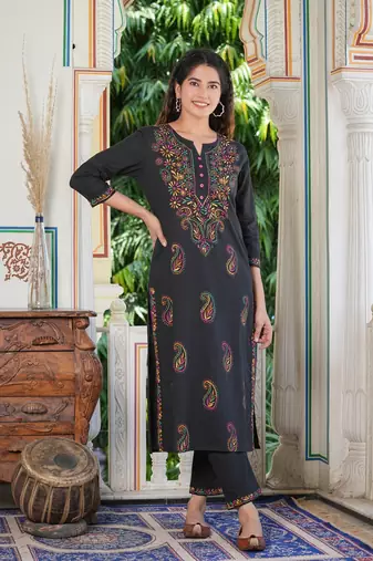 Women'S Black Chikankari Printed Straight Kurta With Pant Set (Black)