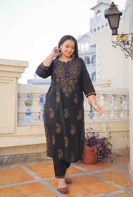 Women'S Black Plus Size Cotton Chicken Embroidery Printed Straight Kurta Set (Black) 3