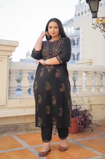 Women'S Black Plus Size Cotton Chicken Embroidery Printed Straight Kurta Set (Black)