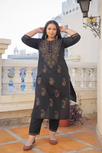 Women'S Black Plus Size Cotton Chicken Embroidery Printed Straight Kurta Set (Black)