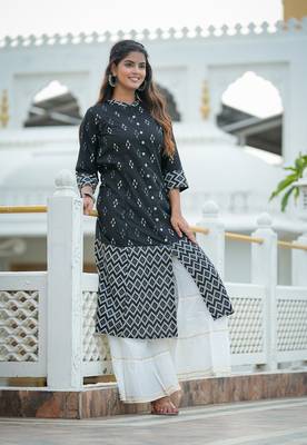 Women'S Cotton Ikat Printed A-Line Kurta (Black) 4