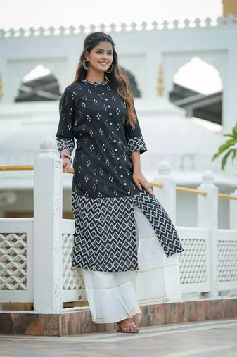 Women'S Cotton Ikat Printed A-Line Kurta (Black)