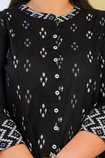 Women'S Plus Size Cotton Ikat Printed A-Line Kurta (Black)