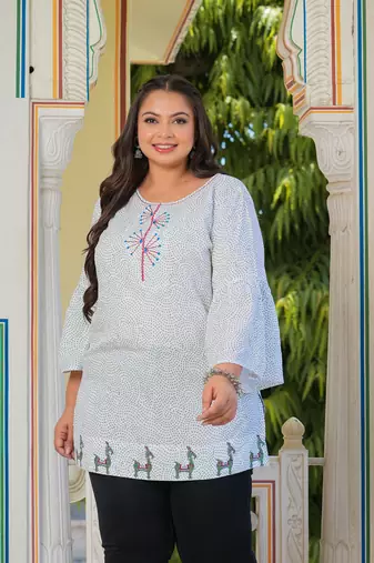 Women'S Plus Size Embroidered Geomatrical Printed Top (White)