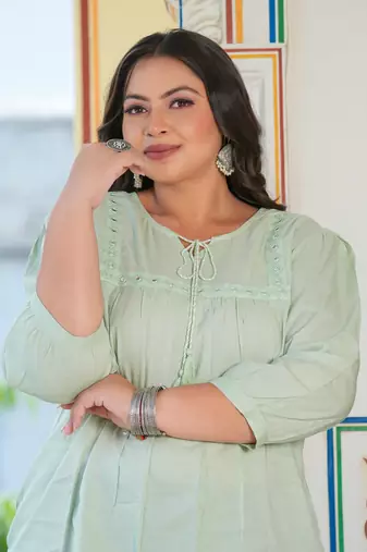 Women'S Plus Size Rayon Embroidered Top (Green)