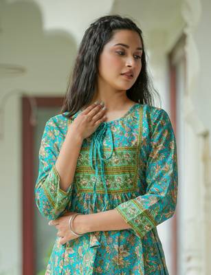 Women'S Floral Placement Printed Short Kurti (Green) 1