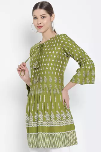 Women'S Rayon Floral Printed Short Kurti