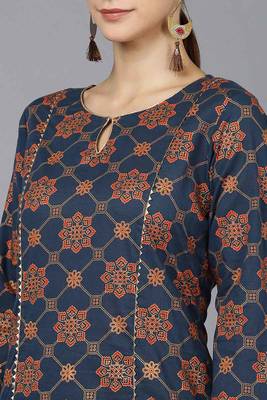Women navy-blue printed cotton ethnic kurti 2