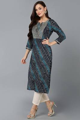 Women navy-blue printed cotton ethnic kurti 4