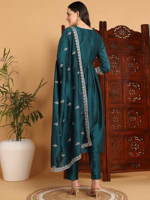 women green silk blend solid embroidered a-line kurta trousers with dupatta 4