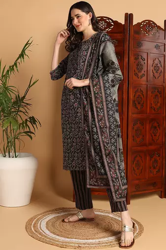 women black pure cotton floral printed straight kurta trousers with dupatta