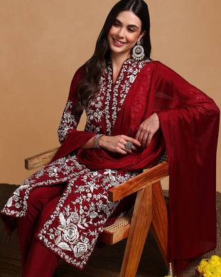 Maroon Plus Size Kurta Set with White Floral Embroidery 1