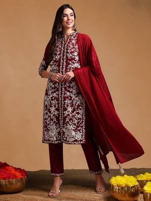 Maroon Plus Size Kurta Set with White Floral Embroidery 3