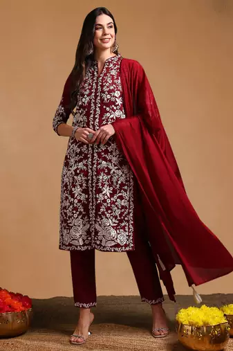 Maroon Plus Size Kurta Set with White Floral Embroidery