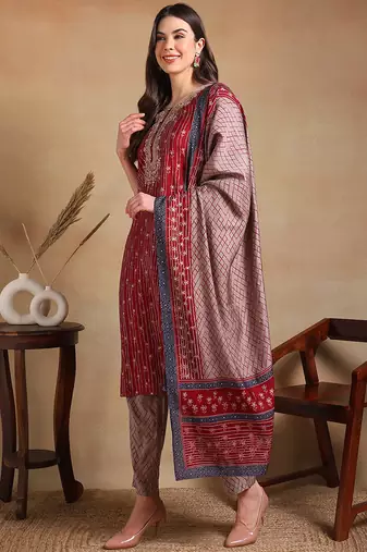 women maroon silk blend floral embroidered straight kurta trousers with dupatta