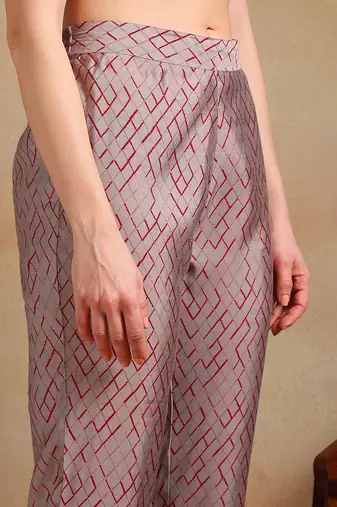 women maroon silk blend floral embroidered straight kurta trousers with dupatta