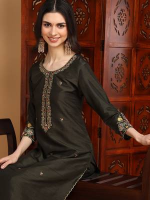 women olive silk blend floral embroidered straight kurta trousers with dupatta 2