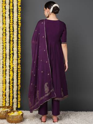 women purple silk blend woven design embroidered anarkali kurta trousers with dupatta 4