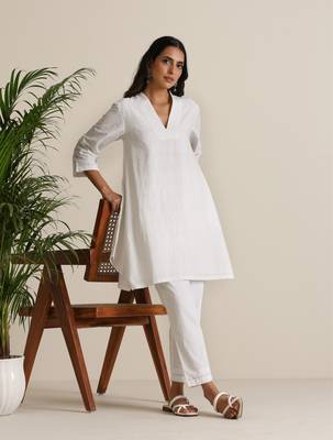  white cotton embroidered co-ord set 1