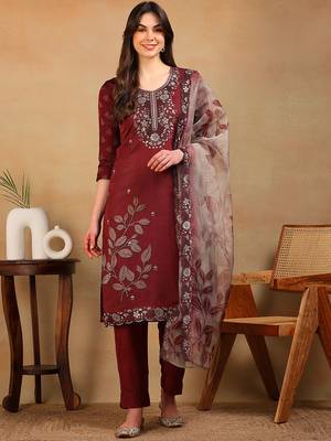 women rust organza floral embroidered straight kurta trousers with dupatta 1