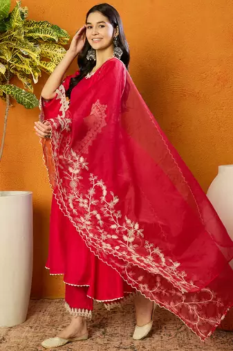 fuchsia silk blend solid embroidered anarkali kurta trousers with dupatta