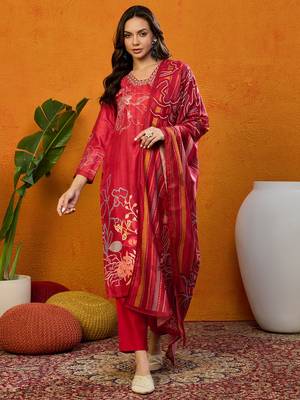 women red silk blend floral printed straight kurta trousers with dupatta 1