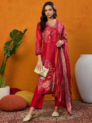 women red silk blend floral printed straight kurta trousers with dupatta 3