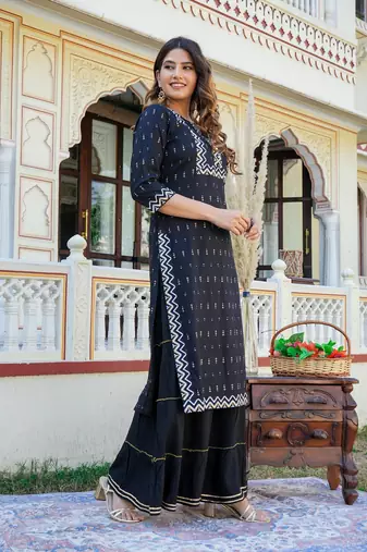 Women'S Rayon Geomatrical Printed Kurti (Black)