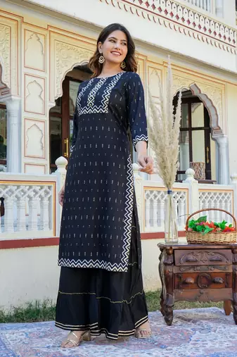 Women'S Rayon Geomatrical Printed Kurti (Black)