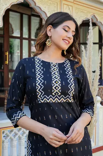 Women'S Rayon Geomatrical Printed Kurti (Black)