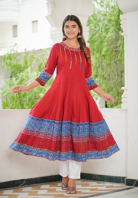 Women'S Rayon Embroidered Anarkali Kurta (Maroon) 1