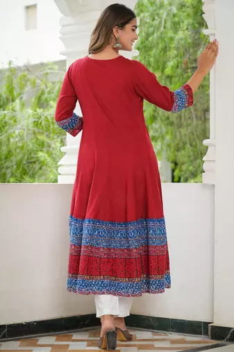 Women'S Rayon Embroidered Anarkali Kurta (Maroon)