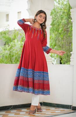 Women'S Rayon Embroidered Anarkali Kurta (Maroon) 4