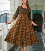 Women'S Floral Printed Pintucks Anarkali Kurta (Green)