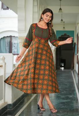 Women'S Floral Printed Pintucks Anarkali Kurta (Green) 2