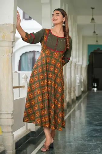 Women'S Floral Printed Pintucks Anarkali Kurta (Green)
