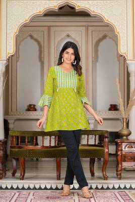 Women'S Green Floral Printed Short Kurti (Green) 1